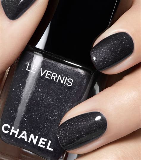 Chanel vernis longwear nail colors